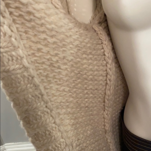 Volcolm Knit Cardigan - Picture 4 of 9